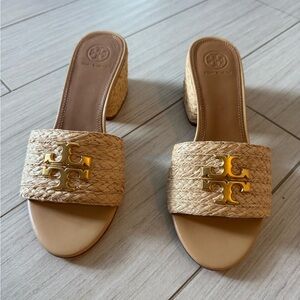 Tory Burch Everly Woven heels with Gold Logo
